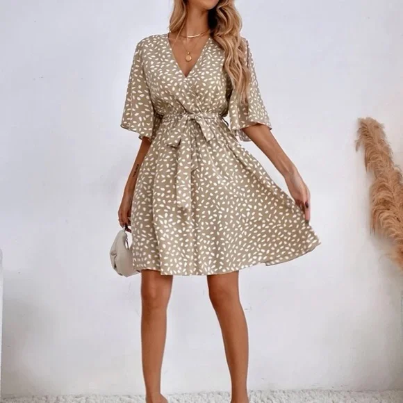 Boho ditsy floral butterfly sleeve belted mini dress - Picture 6 of 6